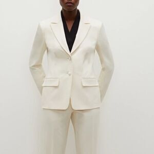 MM LaFluer Blazer size 14
ii3